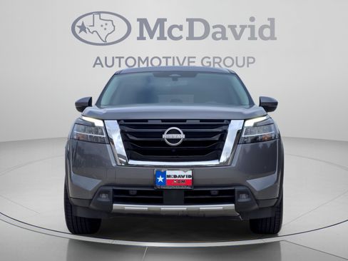 Used 2023 Nissan Pathfinder SL AWD/4WD image 8