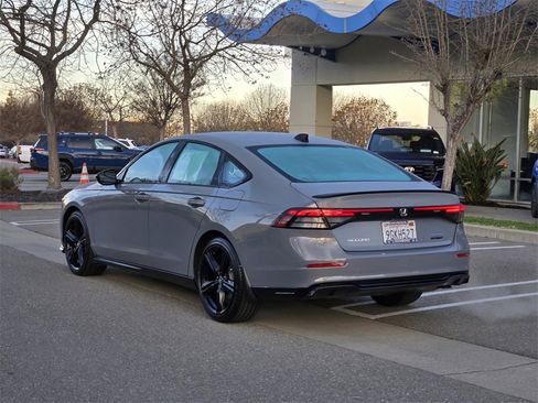 Used 2023 Honda Accord Sport image 6