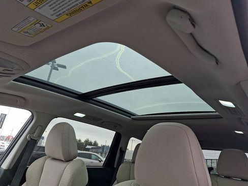 Used 2021 Subaru Ascent Premium w/ Sport Package image 17