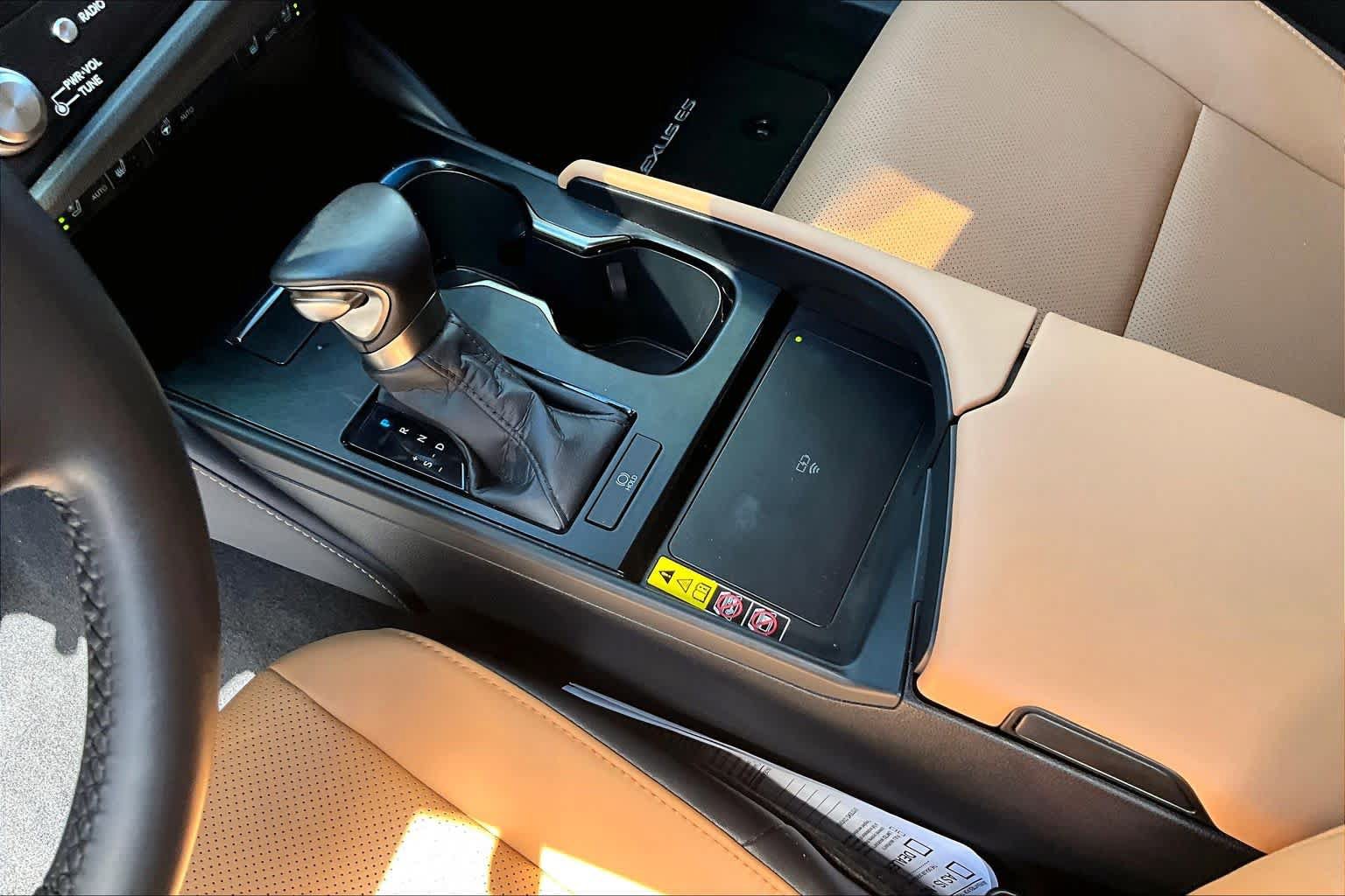 Used 2025 Lexus ES 350 w/ Premium Package FWD image 17