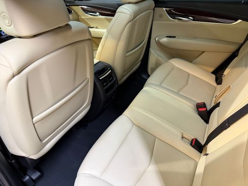 Used 2019 Cadillac XT5 Premium Luxury w/ Driver Assist Package FWD image 39