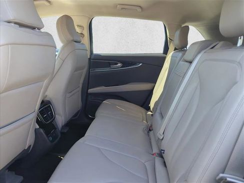 Used 2023 Lincoln Nautilus Standard image 14