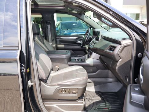 Used 2023 Chevrolet Suburban RST AWD/4WD image 31