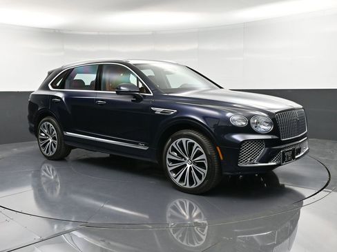 Certified 2024 Bentley Bentayga Azure image 10