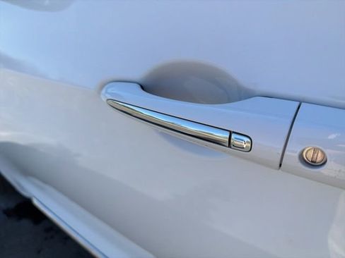 Used 2023 Chrysler Pacifica Limited image 22