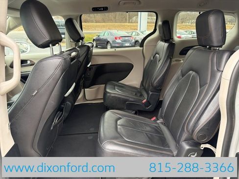 Used 2017 Chrysler Pacifica Touring-L Plus w/ Advanced Safetytec Group image 17
