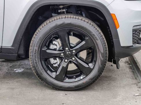 New 2025 Jeep Grand Cherokee L Limited w/ Black Appearance Package image 11