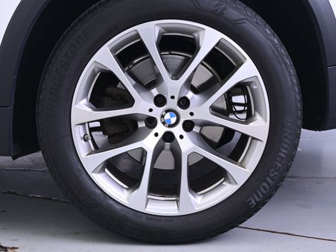 Used 2022 BMW X5 xDrive40i w/ Luxury Seating Package image 12