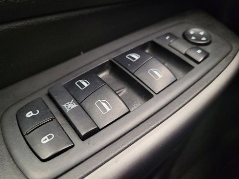 Used 2019 Jeep Cherokee Latitude w/ Popular Appearance Group image 27