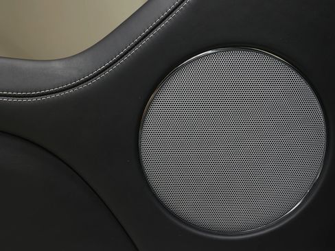 Used 2019 Bentley Bentayga image 49