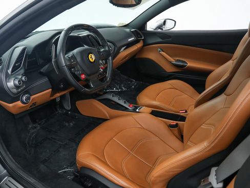 Used 2017 Ferrari 488 GTB image 2
