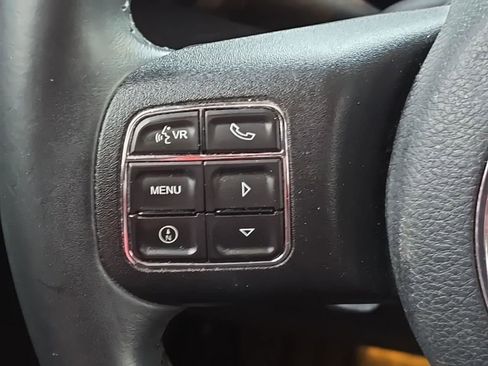 Used 2014 Jeep Wrangler Unlimited Sahara w/ Connectivity Group AWD/4WD image 19