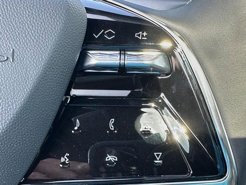 New 2026 Cadillac Vistiq Luxury image 18