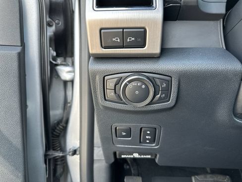 Used 2022 Ford F350 Platinum AWD/4WD image 18