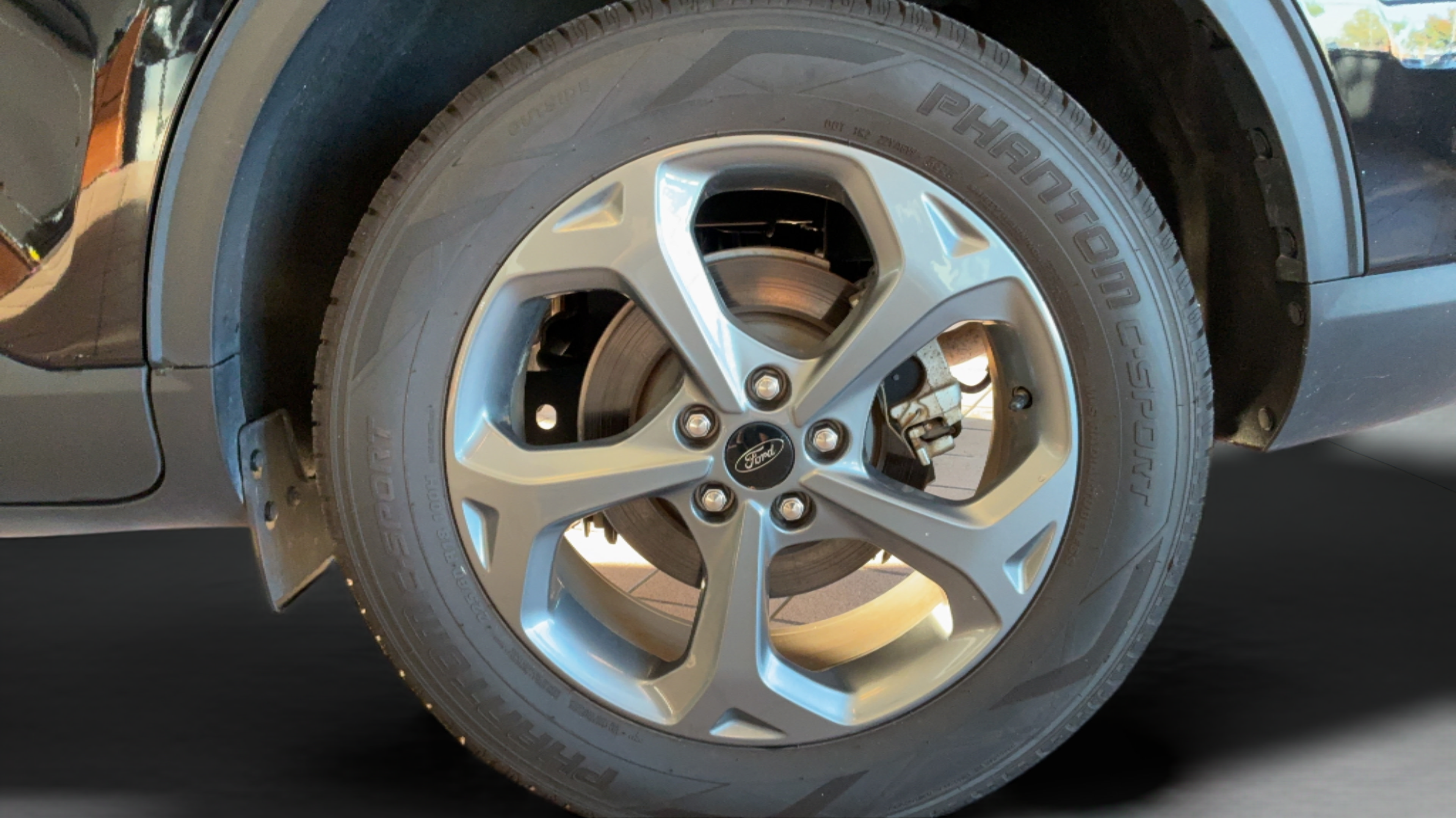 Used 2025 Ford Escape ST-Line Select AWD/4WD image 38