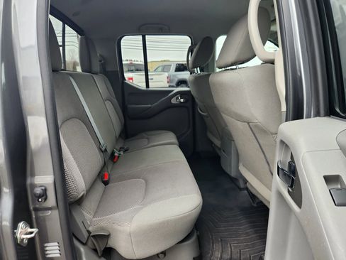 Used 2019 Nissan Frontier SV image 43