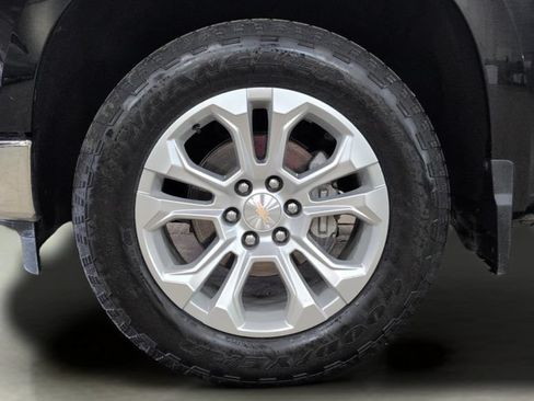 Used 2024 Chevrolet Silverado 1500 LTZ AWD/4WD image 30