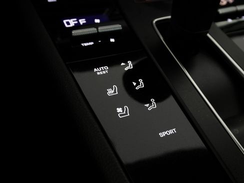 Used 2024 Porsche Macan image 23