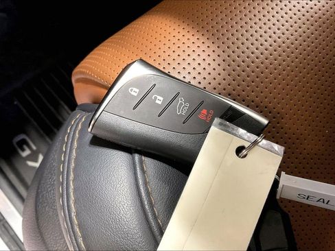 Used 2024 Lexus GX 550 w/ Accessory Package (Z1) image 13