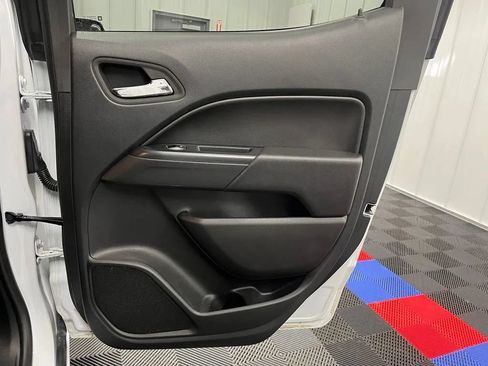 Used 2022 Chevrolet Colorado LT w/ LT Convenience Package AWD/4WD image 15