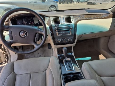 Used 2011 Cadillac DTS Luxury FWD image 18