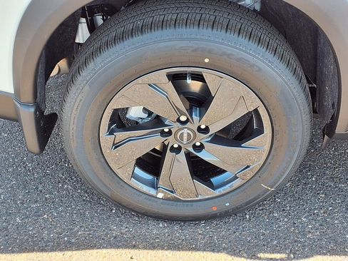 New 2026 Nissan Rogue SV FWD image 9