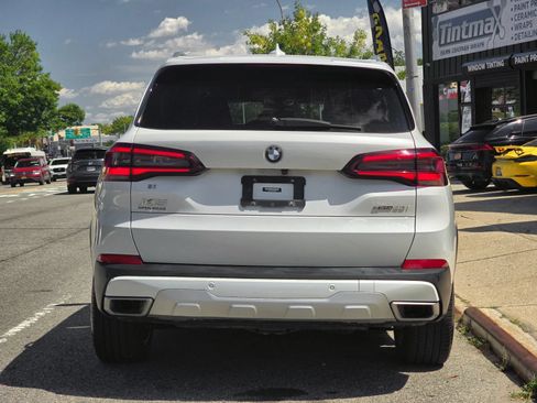 Used 2022 BMW X5 xDrive40i AWD/4WD image 10