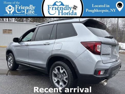 Used 2023 Honda Passport TrailSport image 2