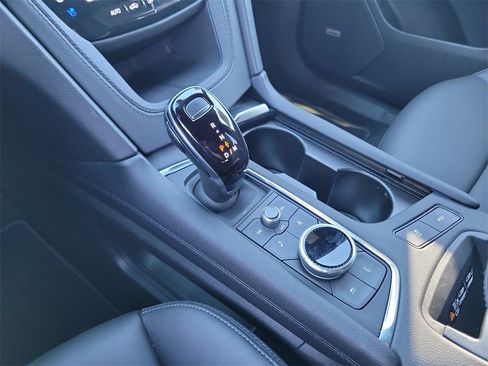 Used 2025 Cadillac XT6 Premium Luxury w/ Technology Package image 15