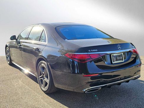 Used 2024 Mercedes-Benz S 580 4MATIC Sedan image 3
