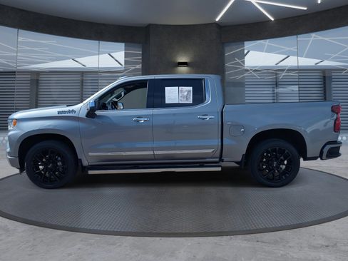 Used 2023 Chevrolet Silverado 1500 High Country w/ Technology Package image 3