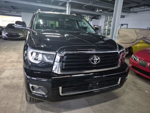 Used 2019 Toyota Sequoia TRD Sport AWD/4WD image 2