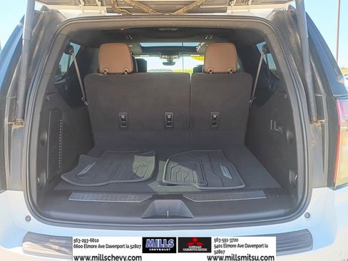 Used 2022 Chevrolet Suburban High Country w/ Premium Package image 14