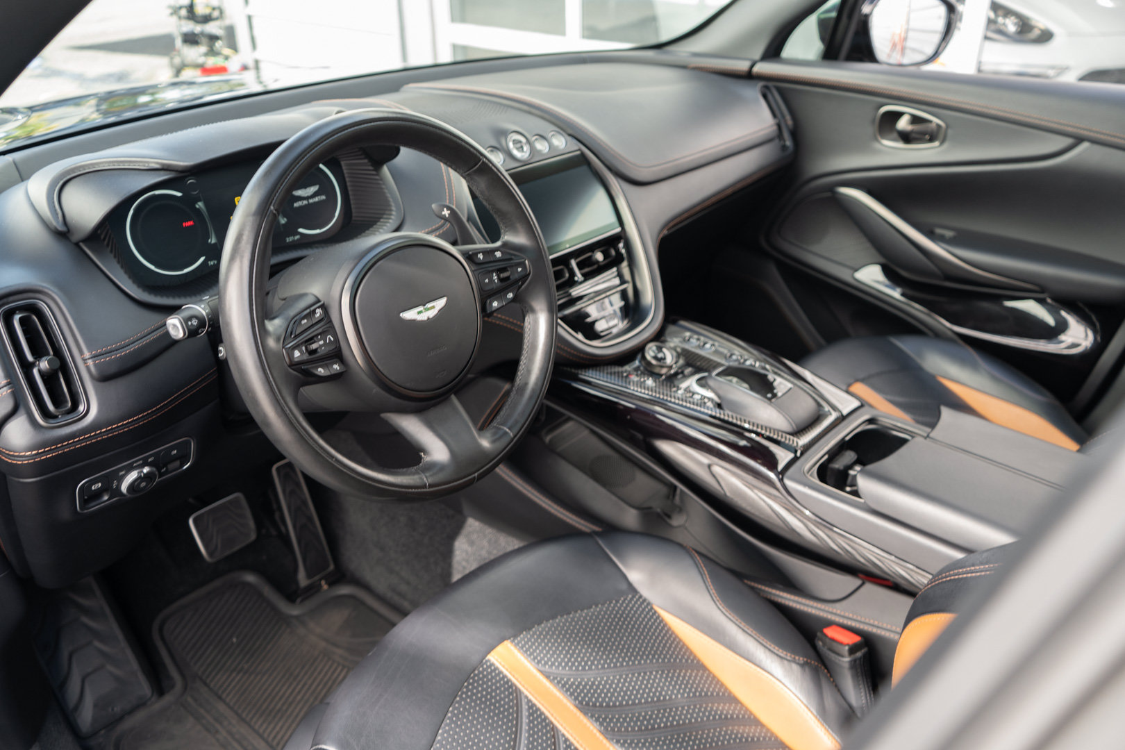 Used 2023 Aston Martin DBX 707 AWD/4WD image 3