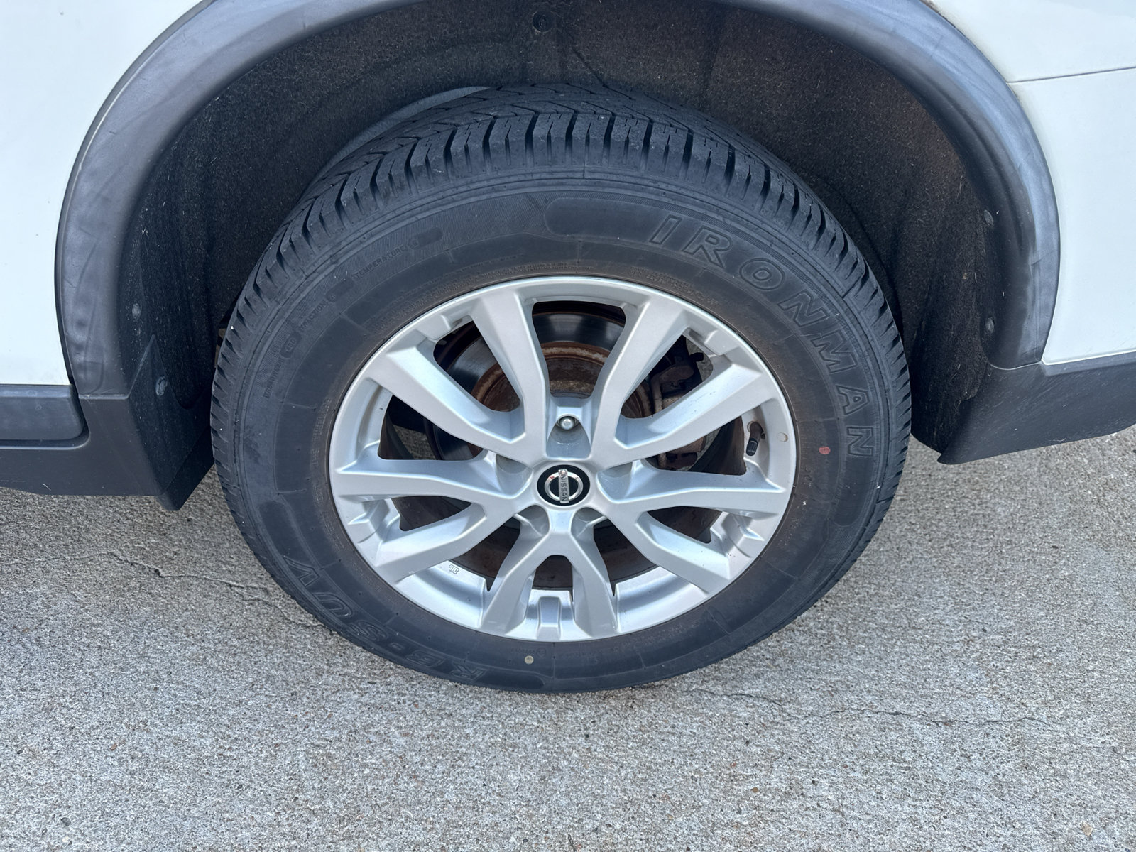 Used 2017 Nissan Rogue SV AWD/4WD image 14