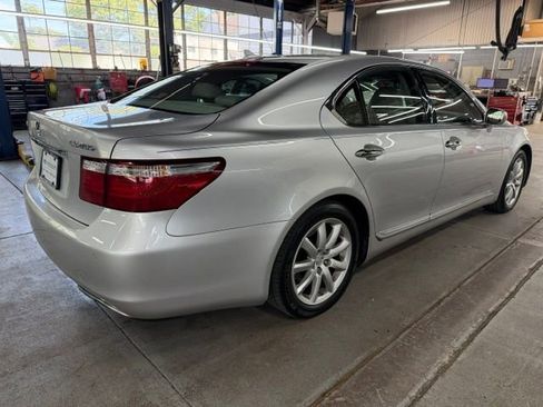 Used 2008 Lexus LS 460 RWD image 4