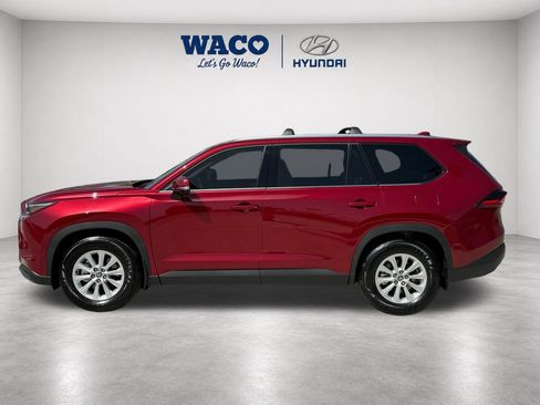 Used 2025 Toyota Grand Highlander AWD image 4