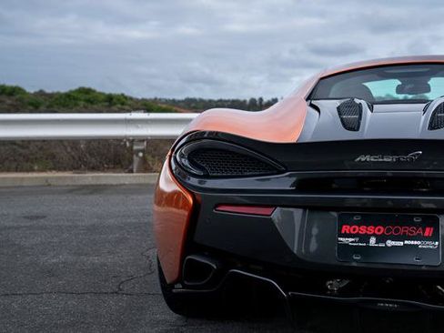 Used 2016 McLaren 570S Coupe RWD image 13