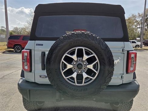 Used 2024 Ford Bronco Badlands image 6