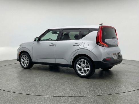 Used 2025 Kia Soul LX w/ LX Technology Package image 6