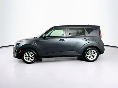 Used 2023 Kia Soul LX w/ Option Group 015 FWD image 4