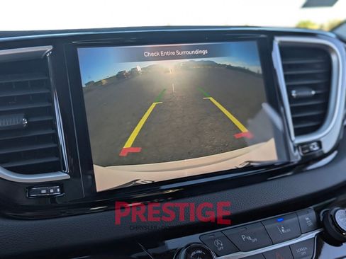 Used 2024 Chrysler Pacifica Touring-L FWD image 21