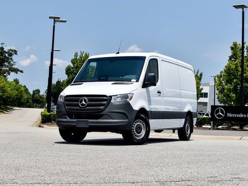 Used 2025 Mercedes-Benz Sprinter 2500 image 2