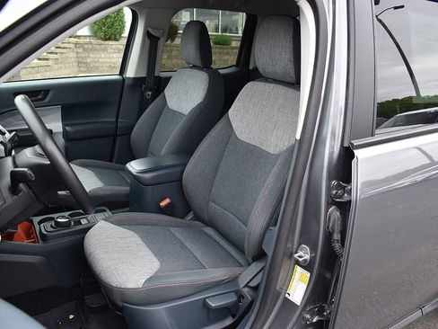 Used 2022 Ford Maverick XLT FWD image 4