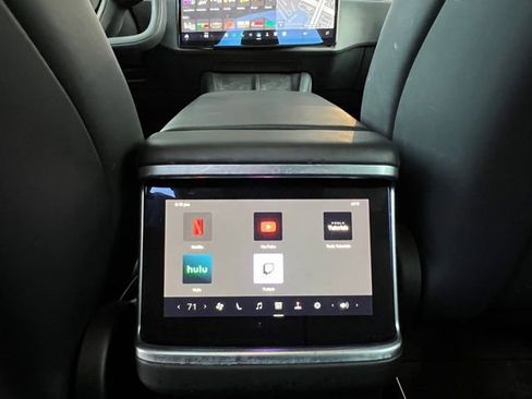 Used 2022 Tesla Model X Plaid image 14