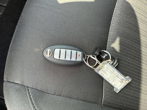 Used 2025 Nissan Altima 2.5 SV FWD image 17