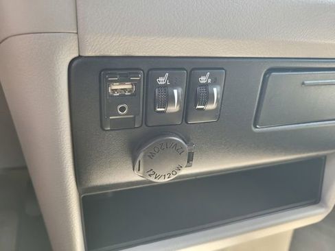 Used 2015 Toyota Sienna XLE FWD image 25