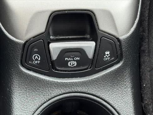 Used 2018 Jeep Compass Latitude AWD/4WD image 13