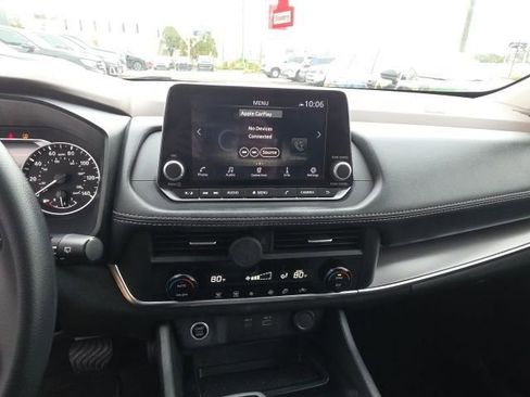 Used 2023 Nissan Rogue SV image 17