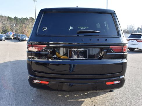 Used 2025 Jeep Wagoneer Series II w/ Premium Group I image 8